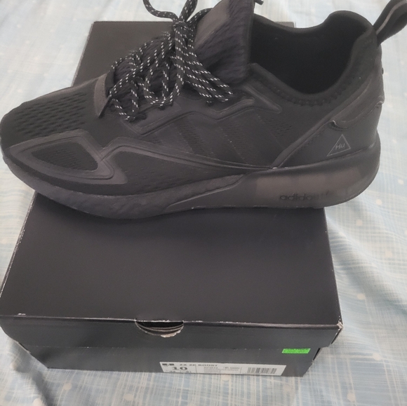 Adidas ZX Boost Pharell - Picture 9 of 16